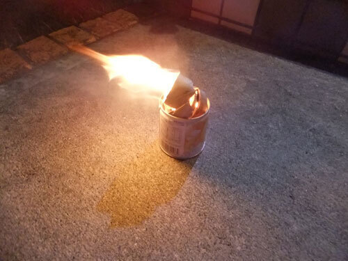 お盆って何？起源は？いつから？ - 仏壇のあるリビング現代的でモダンな祈りのインテリア現代仏壇