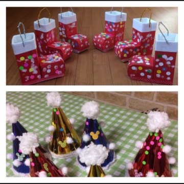 正光寺保育園赤羽岩淵園です😊✨ 前回は1歳児クラスのクリスマス制作を紹介させて頂きましたので、今回は2歳児 クラスの制作を紹介いたします🎄 2歳児 さんはこちらのブーツの袋を作りました👢⛄🎅 技法としては、紐通し、三角繋ぎのクリスマスツリーを糊付け、最後に