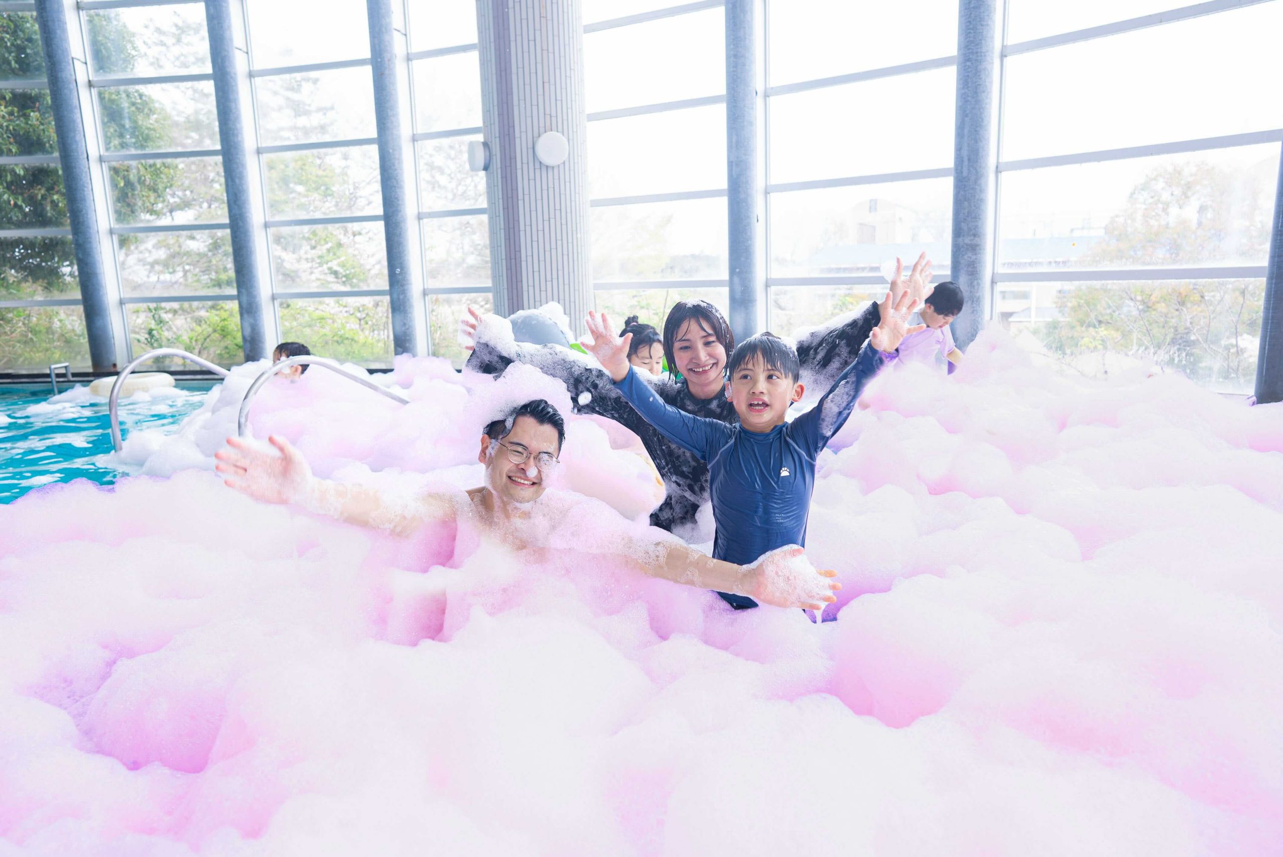 泡フェスHIROSHIMA2015」開催 浜辺で泡まみれ！ 7枚目の写真・画像CYCLE やわらかスポーツ情報サイト