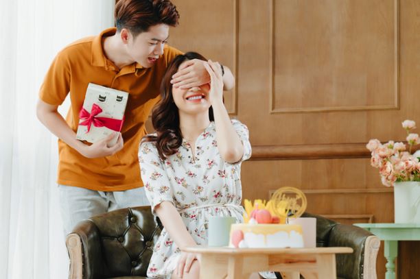 大人のための特別な 10000日記念日 サプライズ！感動の瞬間をシェアMORE