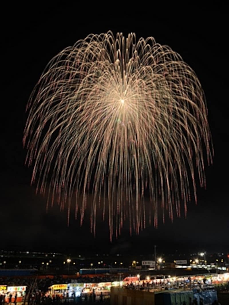 花火好きなら一度は行きたい 秋田県・大曲の花火夜景・イルミネーションAll About