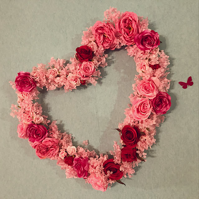 バレンタインリース 24.5cm ＊チェリーピンクのボンボンショコラⅡ＊フラワーリース・チョコレートリース リース Little Teddy 通販11019118Creema クリーマ