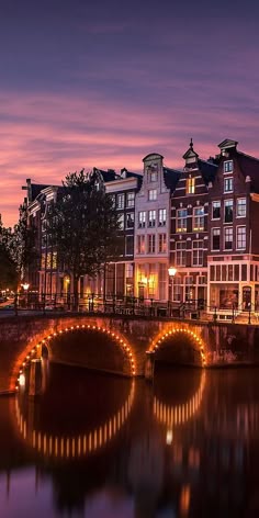 フリー素材 ハロウィンの街並みドット絵 5枚