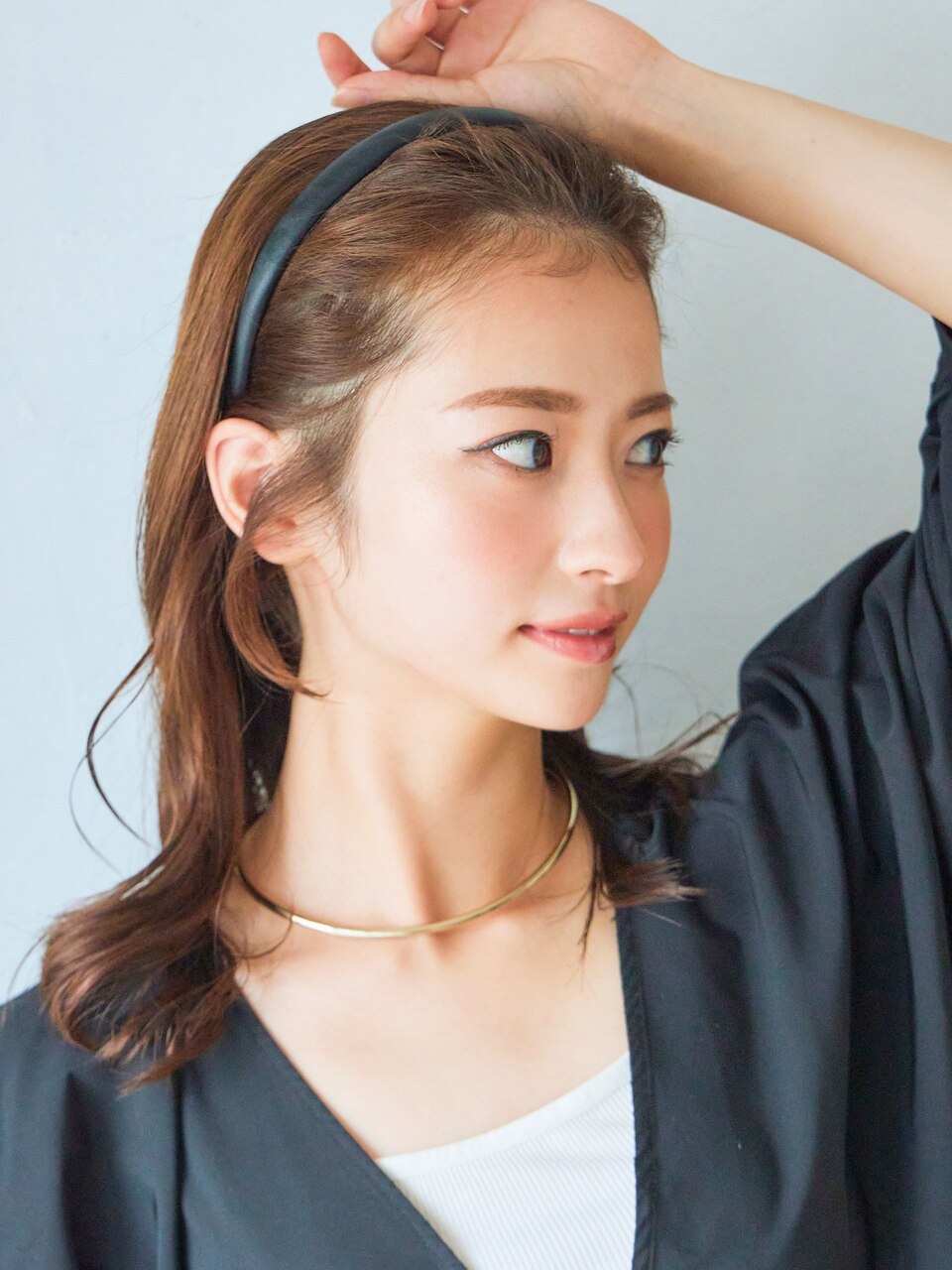 結婚式のお呼ばれにNGな髪飾りは？マナーOKなヘアアクセサリーまとめ - IKINAイキナ