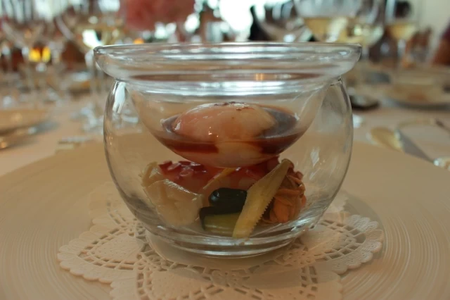 ラデュレと可愛いブーケのウェディングフォトMariage Vénus Paris