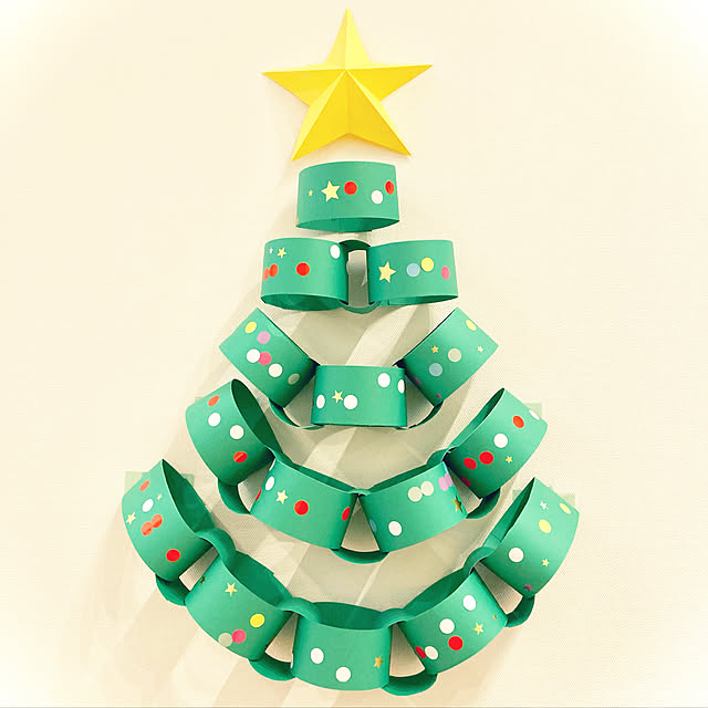 おうちクリスマス飾りにおすすめ！折り紙で作る雪の結晶ガーランド