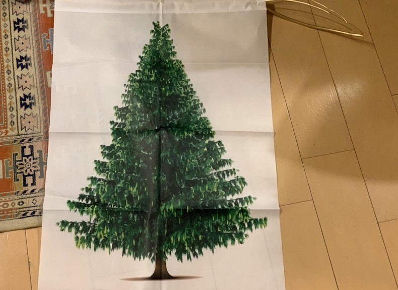 100均ダイソーレースと花びらで作るドレスのようなクリスマスツリーの作り方秋冬ウォールデコ