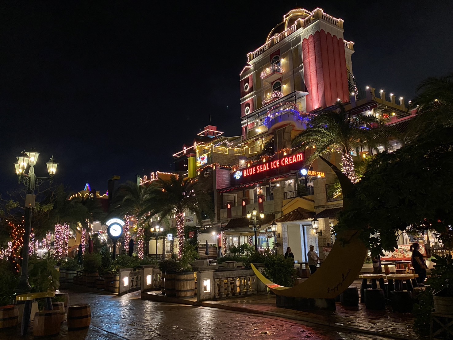 アクセス良好！毎週土曜20時～アメリカンビレッジの打上花火レポート沖縄北谷離島ハンター沖縄の幹事・ひとり旅のための読み物