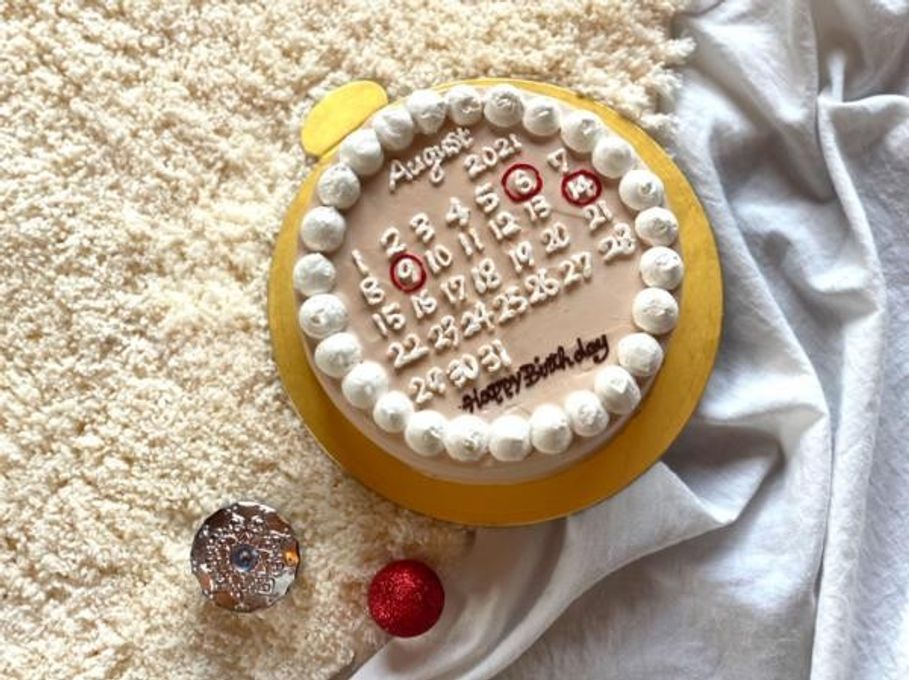 カレンダーのバースデーケーキ birthday cake - パルファン サトリの香り紀行