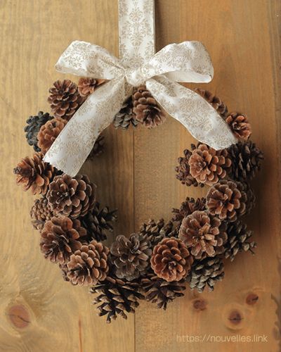 Amazon.co.jp: ライト付きクリスマス リース、プリリット クリスマス リースクリスマス リース松ぼっくりクリスマス ドア リース 8インチ8 調節可能なレベルのユニークな家のドアの装飾、ドアの壁の休日のための人工農家の素朴なリース飾り : おもちゃ