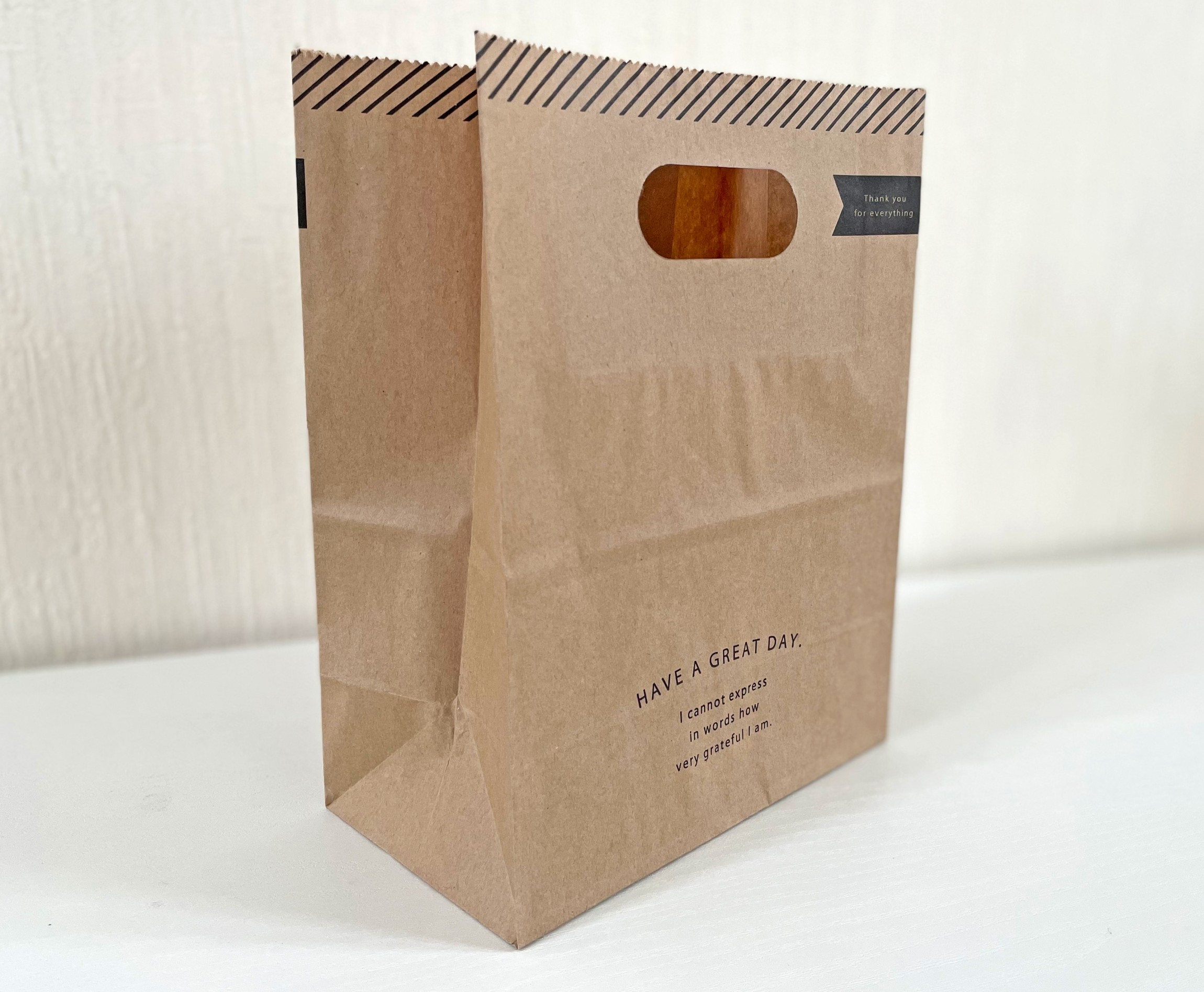 100均 セリアのおしゃれな紙袋15選！バレンタインや贈り物に使える小さめから大きめ・無地・プレゼント向けを厳選イチオシichioshi