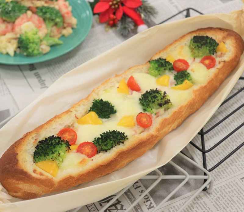 キハチ カフェ“カラメル林檎＆ナッツ”の冬限定ナポレオンパイ、クリスマスカラーのケーキも - ファッションプレス