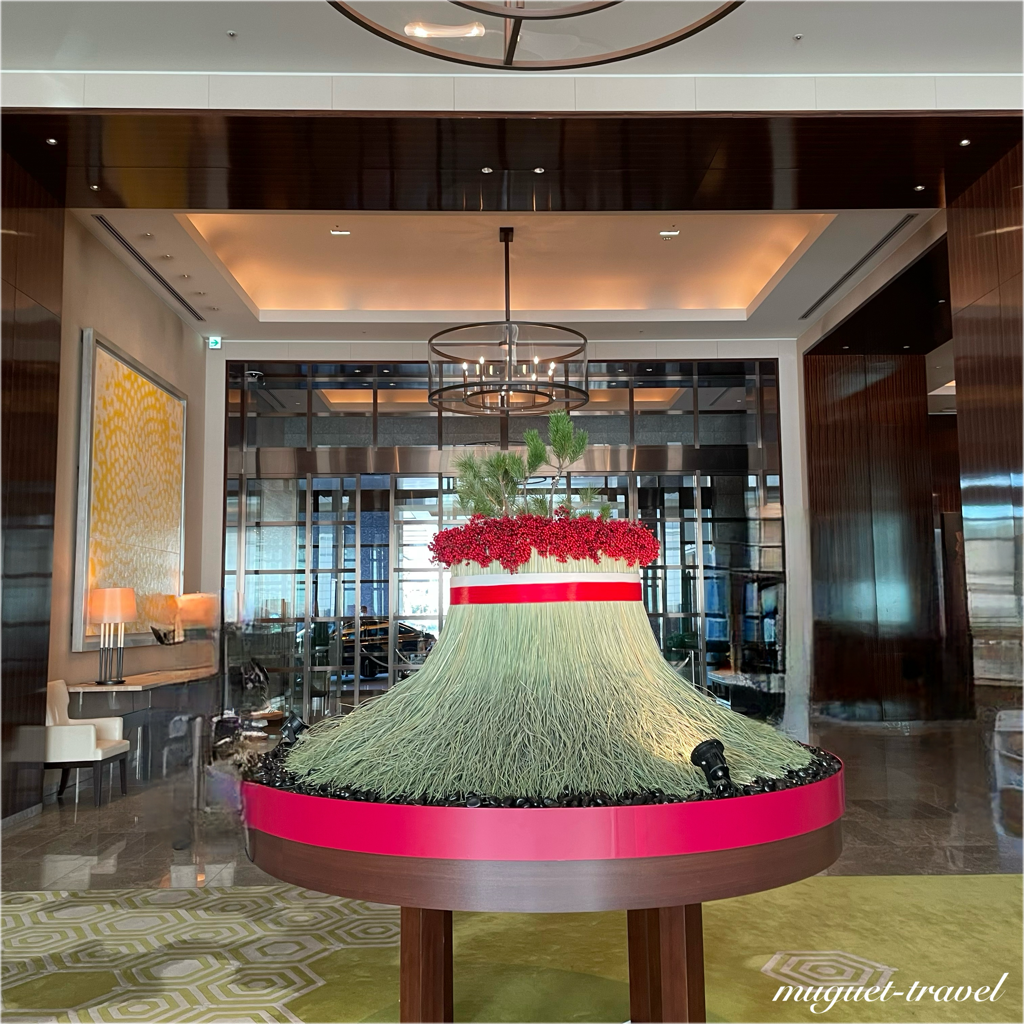 グランスタ東京」の HAPPY NYORO YEAR 2025 2025年の干支「巳」をモチーフにした商品 ＆ヘビー級グルメが登場！「年末年始フェア」開催！株式会社JR東日本クロスステーションのプレスリリース