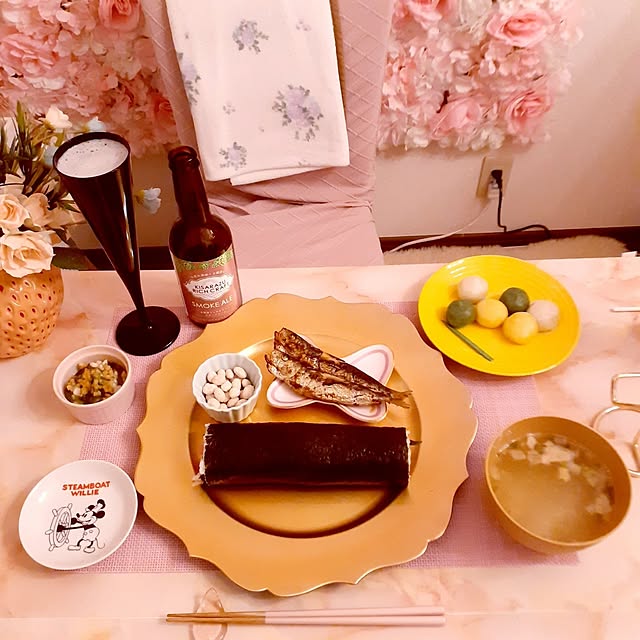 2月2日節分👹家族でホームパーティー🎉 ・ ✔︎恵方巻き ✔︎節分汁 ✔︎黒胡麻豆腐 ✔︎茶碗蒸し ✔︎サーモンのお刺身 ✔︎鬼の金棒フライ ✔︎ 節分豆 ✔︎ストロベリーサイダー ✔︎パイナップル ・ 今年は124年ぶりに2月2日が節分ですね👹 ・ 家内安全✨無病息災