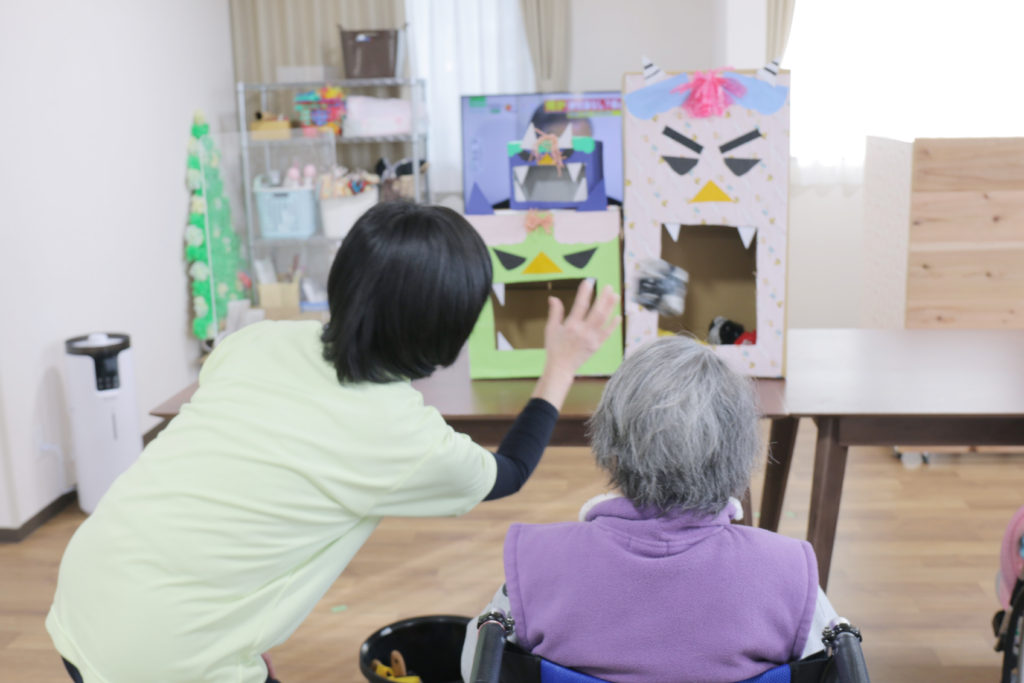 ダンボールで作る鬼のお面クラフトオルファカッター 親子で楽しむ無料工作サイト ツクルト