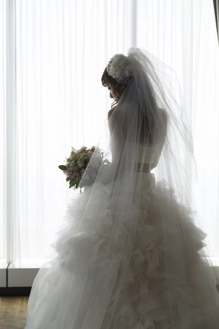 The wedding party in April 2025. ご新婦様のお好きな、 ソフィアコッポラの世界観を 表現したウェディングパーティー。ラデュレのマカロンを彷彿とさせる、 やさしいパステルカラーの フラワーデコレーション