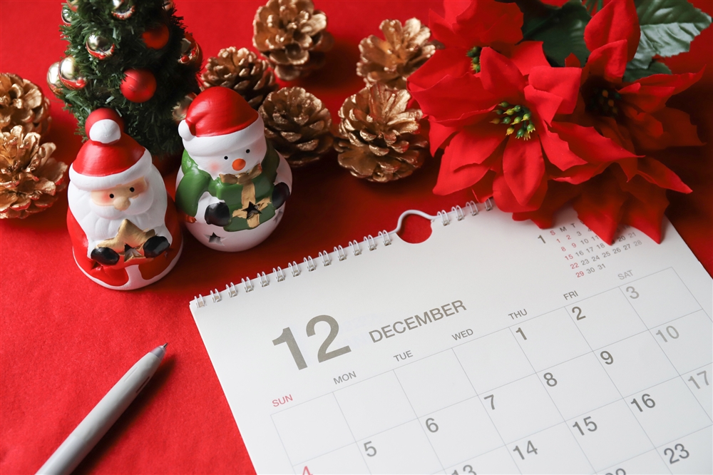 メリークリスマスのロゴ文字 手描きの筆記体 赤と緑のイラスト素材183894898 毎月1点無料 フリー のストックフォト イメージマート