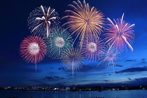 おおたま夏祭りで打ち上げられた花火の様子の無料の写真素材 - ID.87676フリー素材 ぱくたそ