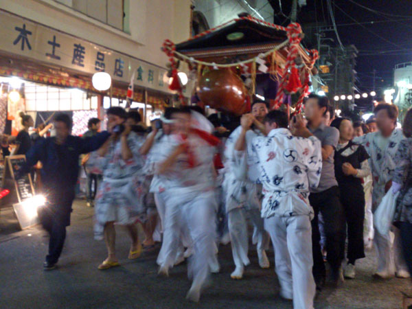 5年ぶりの復活「どんつく祭」で、夜中に美女が絶叫していた件 会社で見ちゃダメ！ 株式会社オマツリジャパン