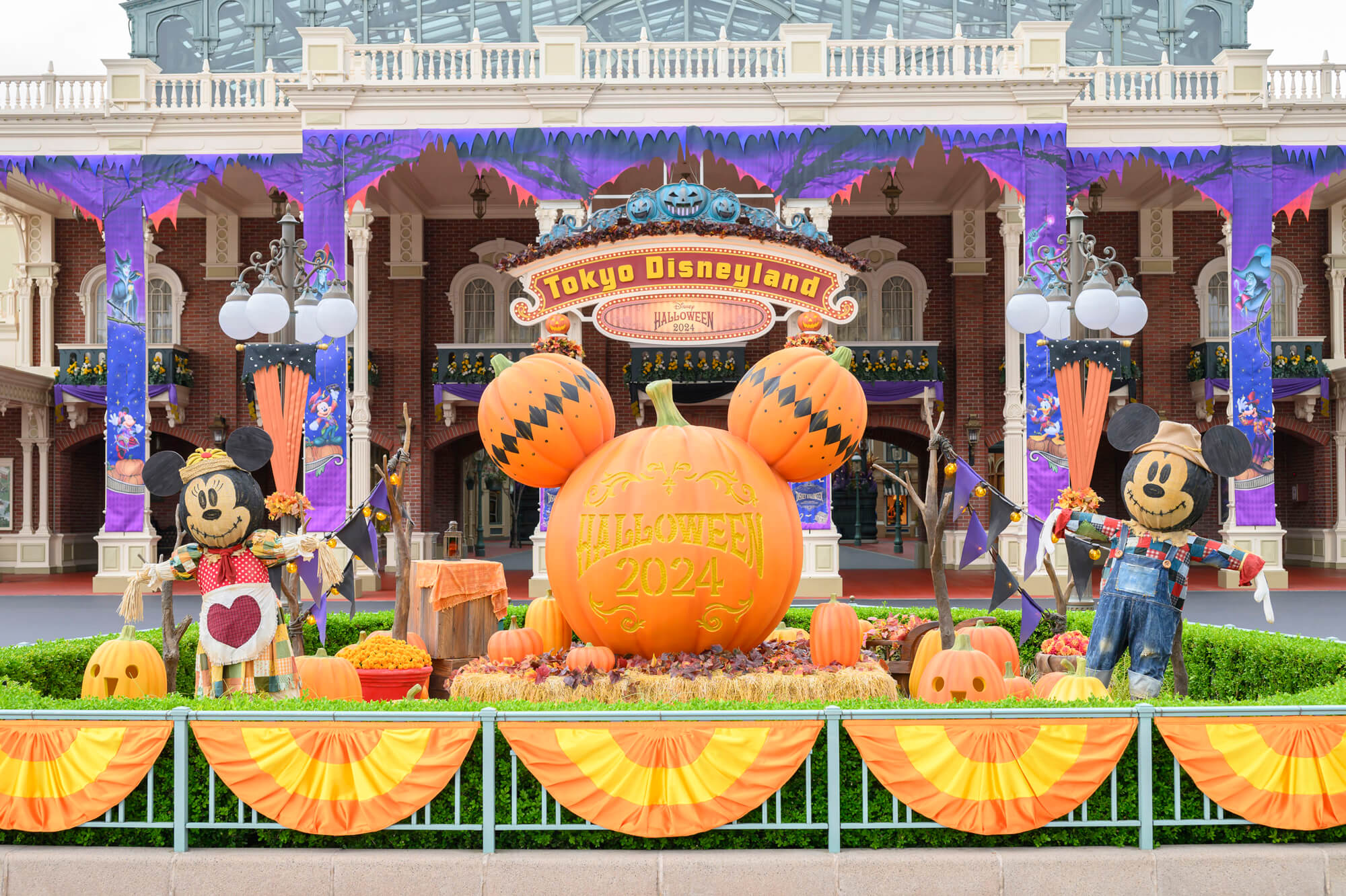 公式 東京ディズニーランドを彩る「ディズニー・ハロウィーン」のデコレーション♪東京ディズニーリゾート・ブログ東京ディズニーリゾート