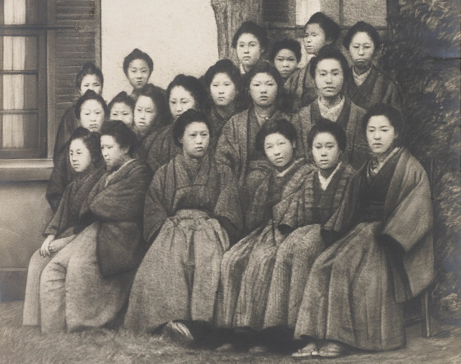 袴の由来や歴史 どうして卒業式に袴を着るのか？振袖＆フォトスタジオさくら