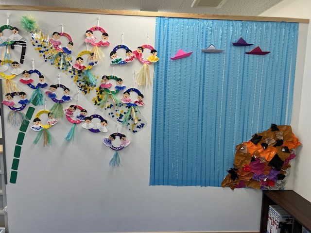 工作ネタ 七夕かざり～天の川～The star festival 7月壁面飾りsize788㎜×545㎜高齢者レク作業療法OTデイ 保育おりがみ DIY星吹き流し笹の葉