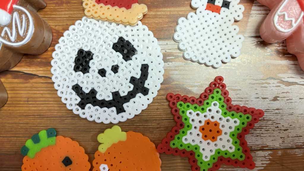 120 件の「アイロンビーズ クリスマス」のアイデアを今すぐ保存アイロンビーズ、アイロンビーズ クリスマス、ビーズ など