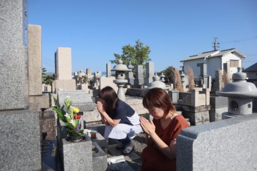 あおき葬祭コラム 第91回：人はなぜお墓参りをするのか？ その理由について総合葬祭あおき