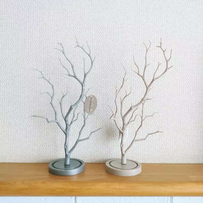 100均オーナメントでハロウィンツリーに！クリスマスツリーを簡単アレンジゆる育ライフ