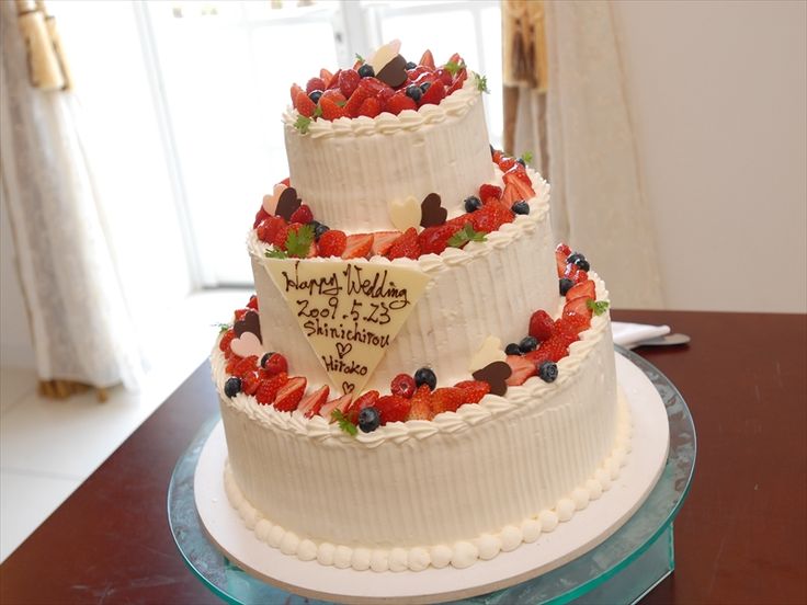 どうやって決める？ ウェディングケーキデザイン🍓