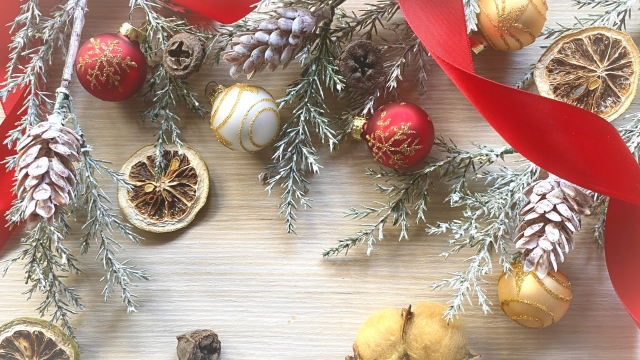 在庫処分 訳あり クリスマスツリー オーナメント セット 150cm用 リボン LED電飾 ゴールド 北欧 おしゃれ ボール クリスマス 飾り76個入り 特盛 家庭用 ornament Xmas tree京童工房