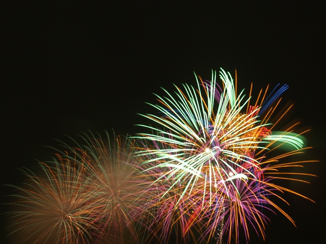 横浜港大さん橋で打ち上げ花火鑑賞！20時から毎週土曜日と特定日に5分間はまこれ横浜