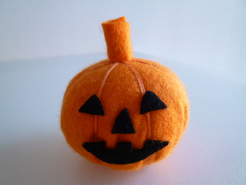 フェルトDIY かぼちゃを作ろう！！無料型紙 - YouTube