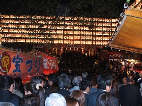 新宿 花園神社の「酉の市」が凄い