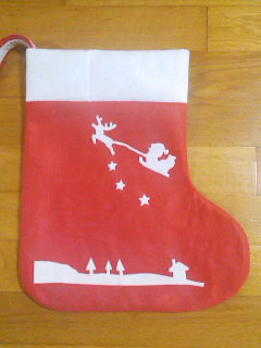 もも組さんのクリスマスブーツです。 折り紙のサンタやケーキ、ツリーも丁寧に作りました。山口県 下松市 社会福祉法人 孝志会 花岡保育園 保育クリスマス ブーツ 4歳児 製作 折り紙 サンタさん ケーキ ツリ