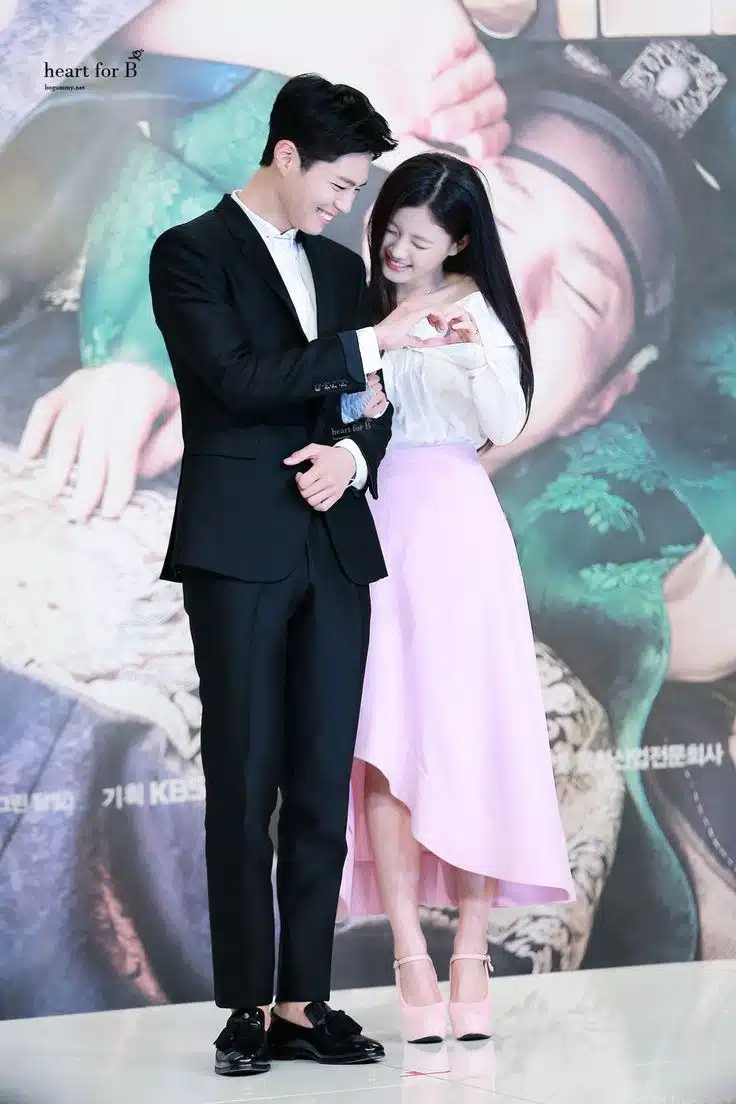 パクボゴムがピアノ伴奏×パクヒョンシクが歌を！ソンソンカップル披露宴詳報