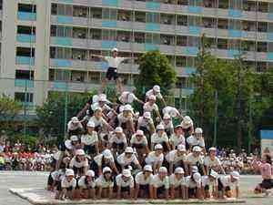 現役小学校長が、組み体操「巨大人間ピラミッド」廃絶を訴える理由 鈴木 明哲現代ビジネス講談社