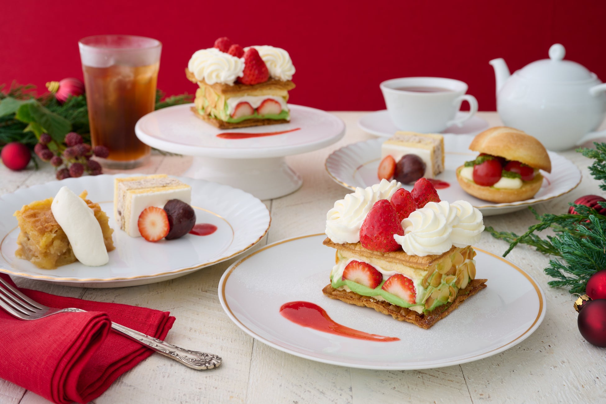 ローソン クリスマスケーキ買ってみたが ナポレオンパイ美味し～ Japanese convenience store sweets - YouTube