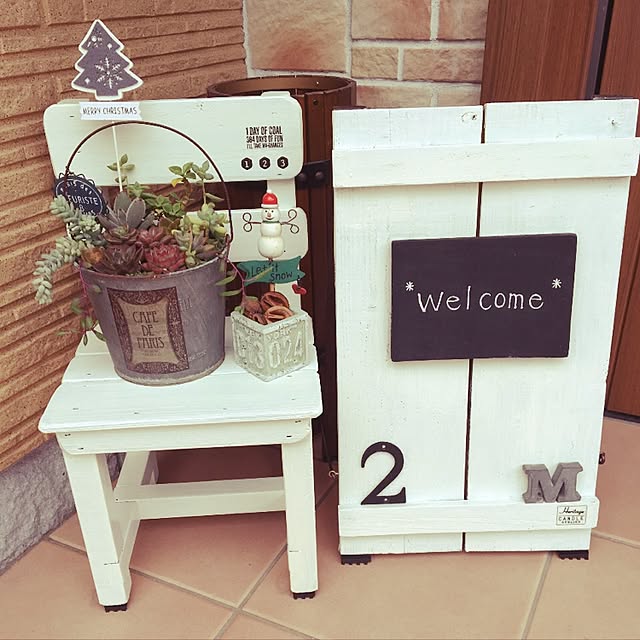 100均造花 セリア コルクボード装飾の作り方 ウェルカムボード フレームアレンジメント ブライダルデコレーションDIYにも