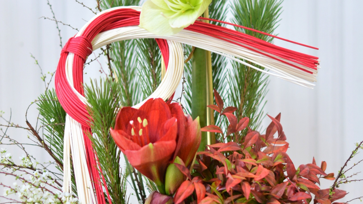 正月に使える花資材ピック水引玉結びでフラワーアレンジ