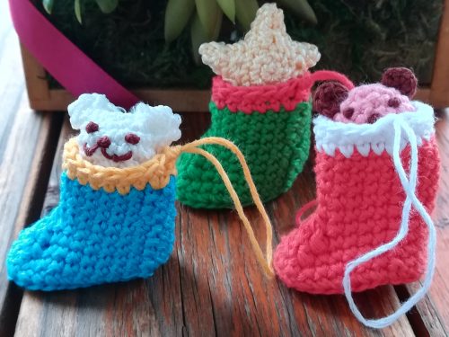 楽天市場無料編み図公開作品222AW-20 クリスマスリース使用糸： 214 ソフトメリノ360 ホイップス完売終了48 スタンダード2022 9 2christmas :毛糸 ピエロメーカー直販店