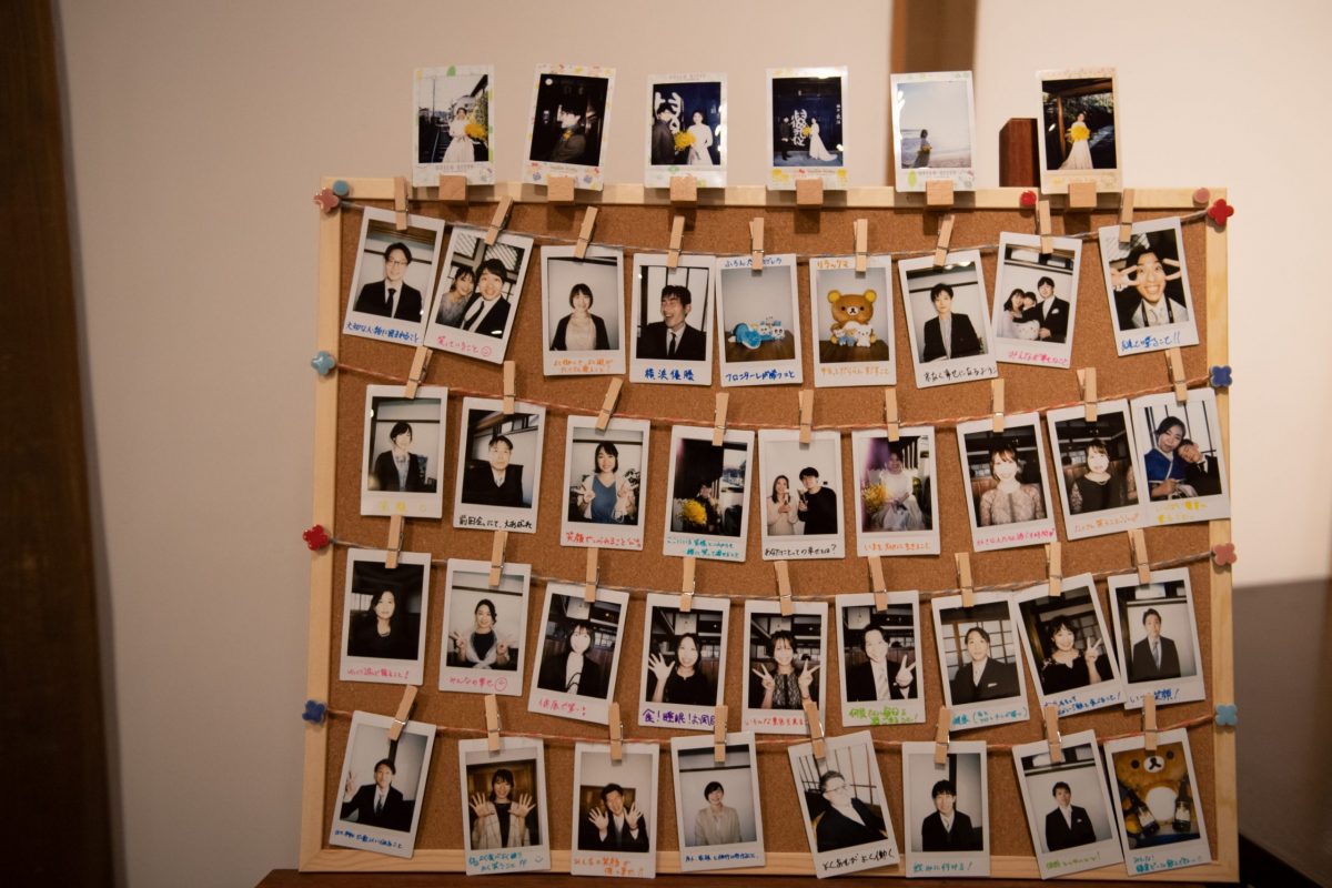 楽天市場10日23:59まで 最大500円オフCP 写真入れ可 ウェディング ウェルカムボード コルクボード風 フレーム付き ブライダル 名入れ welcomeウェルカムスペース 小物 飾り付け A4 サイズ 額 結婚式 銀婚式 ギフト : ウェディング通販ドレスアンドレス