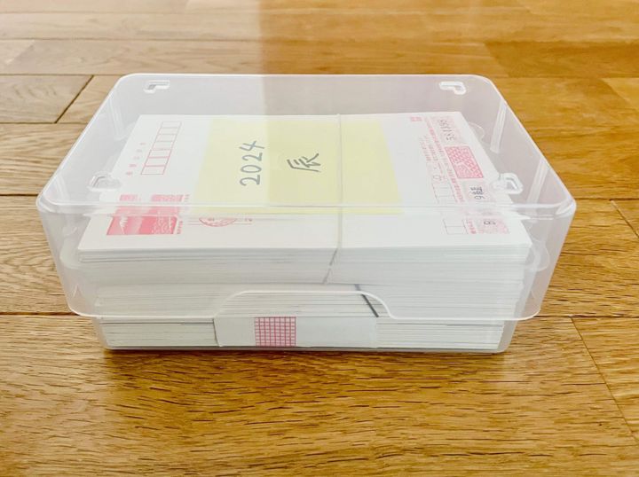 100均で販売している年賀状・はがきケースの商品一覧。ダイソーとセリア、キャンドゥで販売