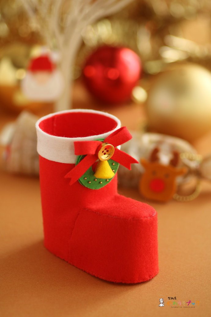 フェルトのクリスマスのおもちゃは手作りのサンタ クロース ブーツします。の写真素材・画像素材 Image 38884051