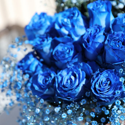 ロイヤルブルーローズ💙６本に素敵な花言葉を込めて キラキラ煌めくロマンティックコーデ✨✨✨ 🎀推しのお誕生日祭 🎀 21本のバラ花言葉❤︎真実の愛❤︎あなただけに尽くします❤︎🎀６本のバラ花言葉❤︎あなたに夢中❤︎ おリボン編み込みアレンジと