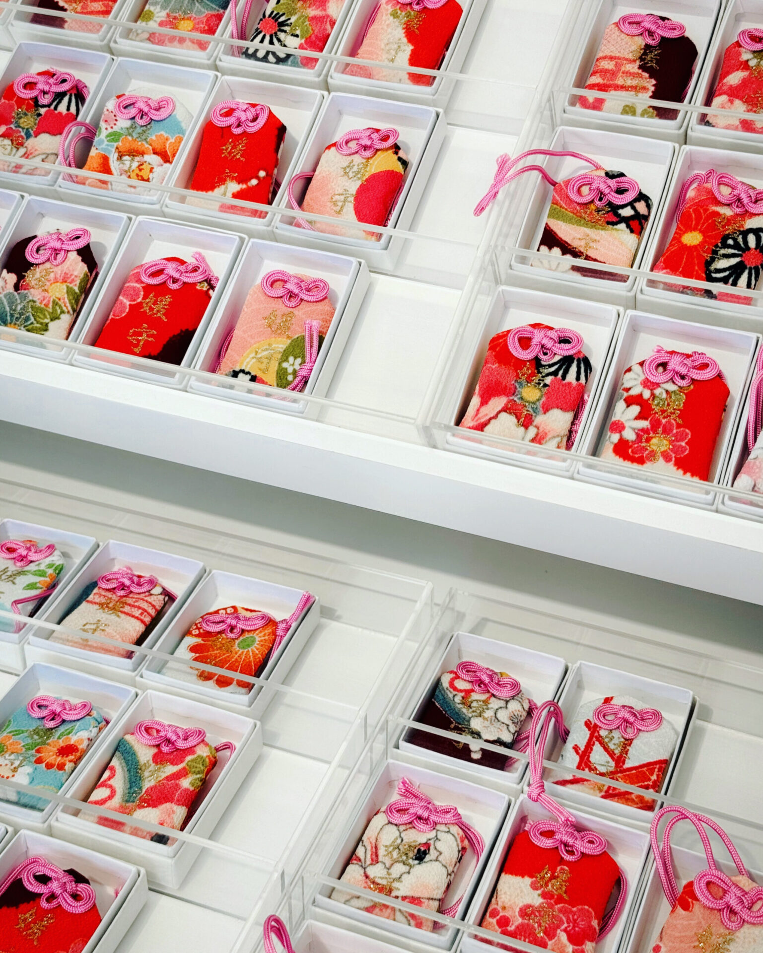 レースお守り」ってなに？日本全国の可愛いレースお守りが授かれる神社・お寺15選◎ -DRESSY 公式 ウェディングドレス・ファッション・エンタメニュース