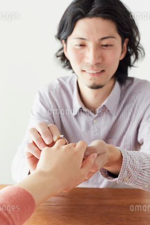 プロポーズ 指輪の写真素材写真素材なら「写真AC」無料 フリー ダウンロードOK