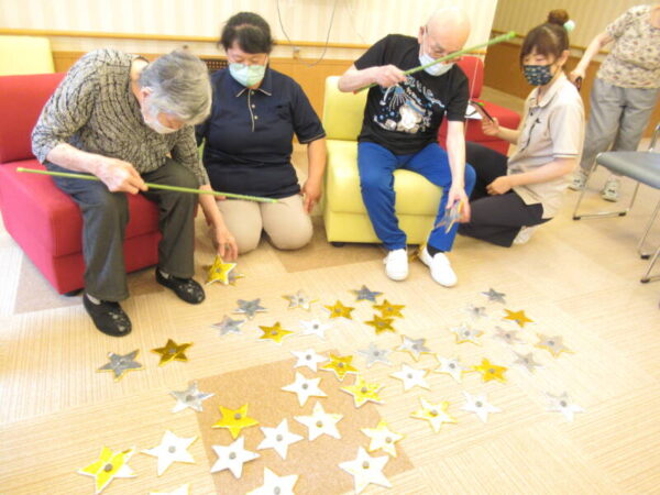 七夕の会 天の川ゲーム編 : 孫の手デイサービス
