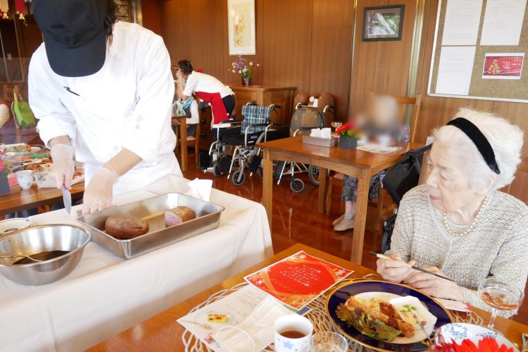 高齢者施設クリスマス会挨拶TikTok