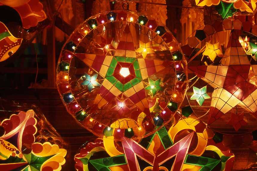 森林公園でクリスマススカイランタン 園内アートイルミネーションも - 熊谷経済新聞